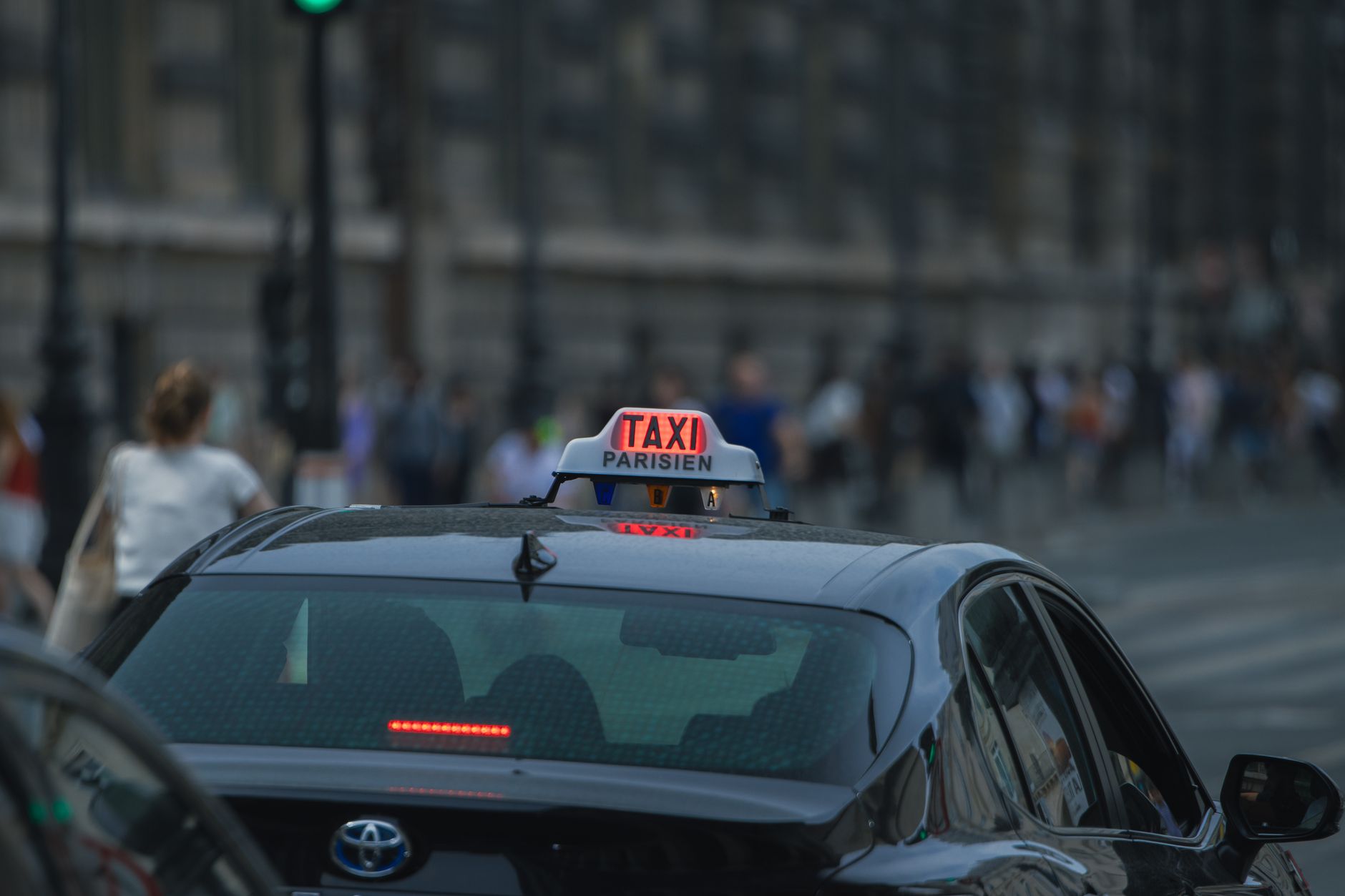 Prix licence taxi 2026 : fourchettes, tendances et réalités du terrain — panneau licence taxi France