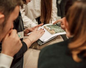 Entrer en école d'ingénieur après — étudiants en école d'ingénieur étudiant ensemble