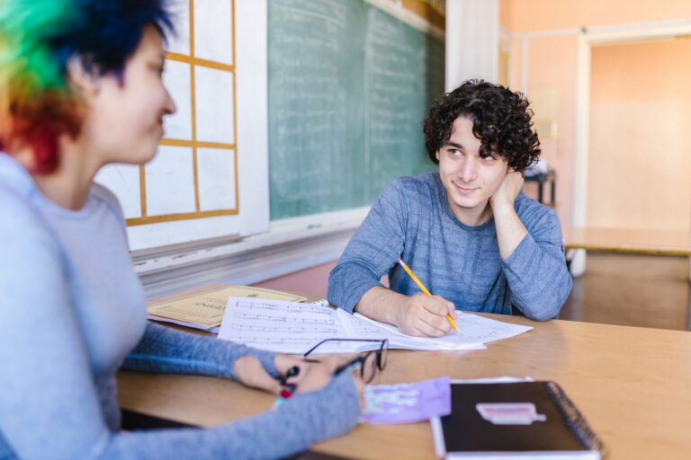 Trouver une alternance en éducateur — étudiants en formation travail social